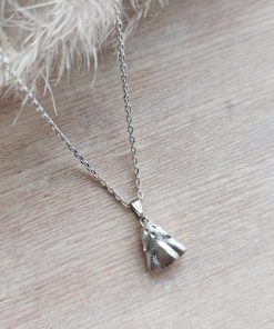 گردنبند شبح